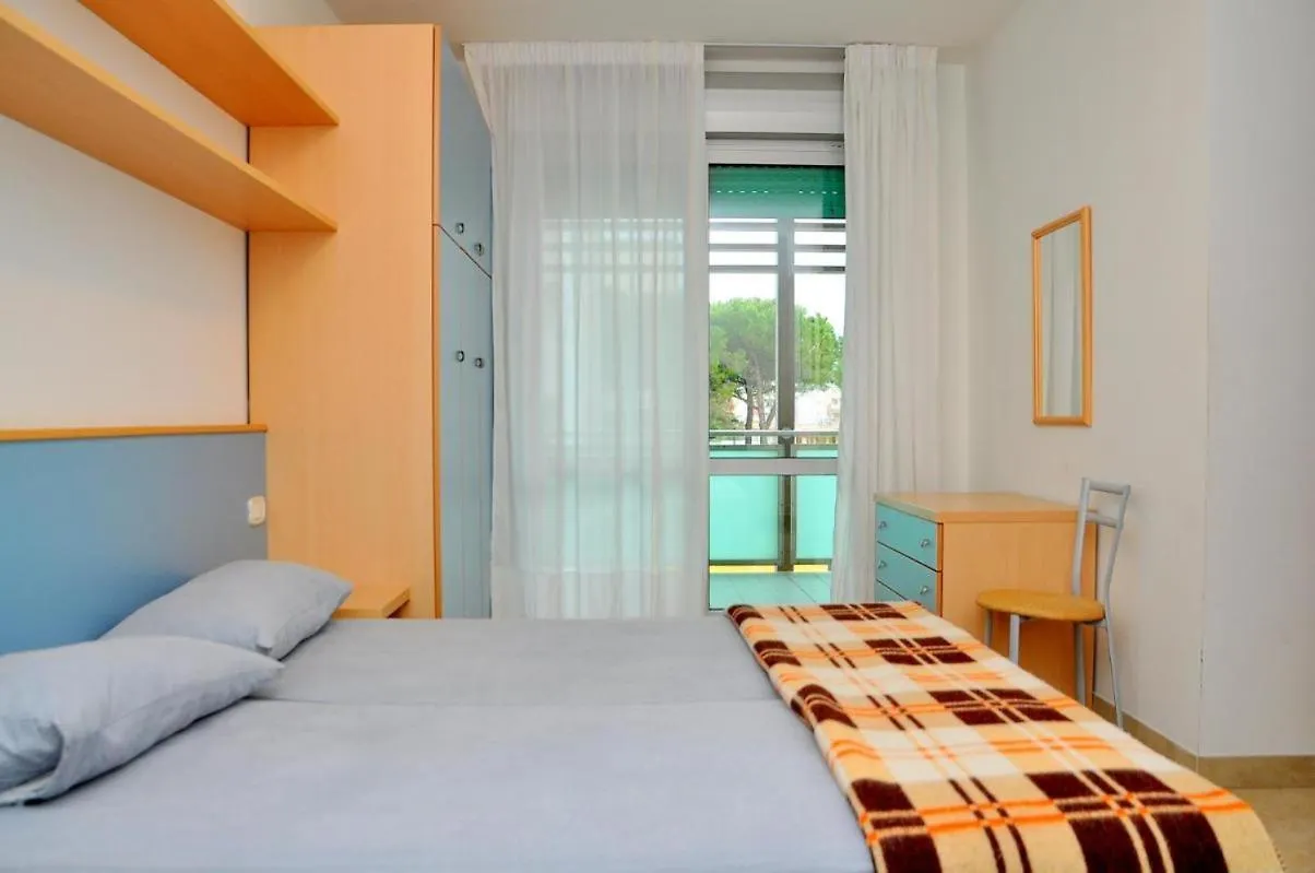 Bright Flat Next To The Beach In Bibione - Beahost