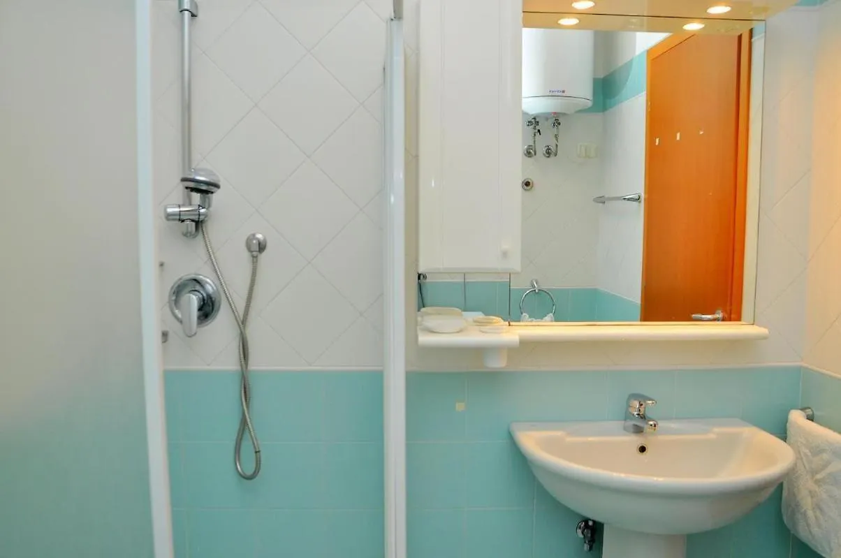 Bright Flat Next To The Beach In Bibione - Beahost Apartment