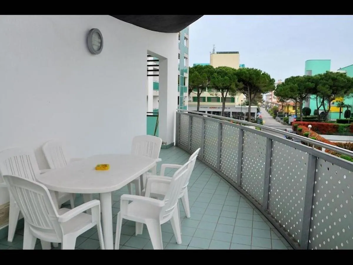 Bright Flat Next To The Beach In Bibione - Beahost