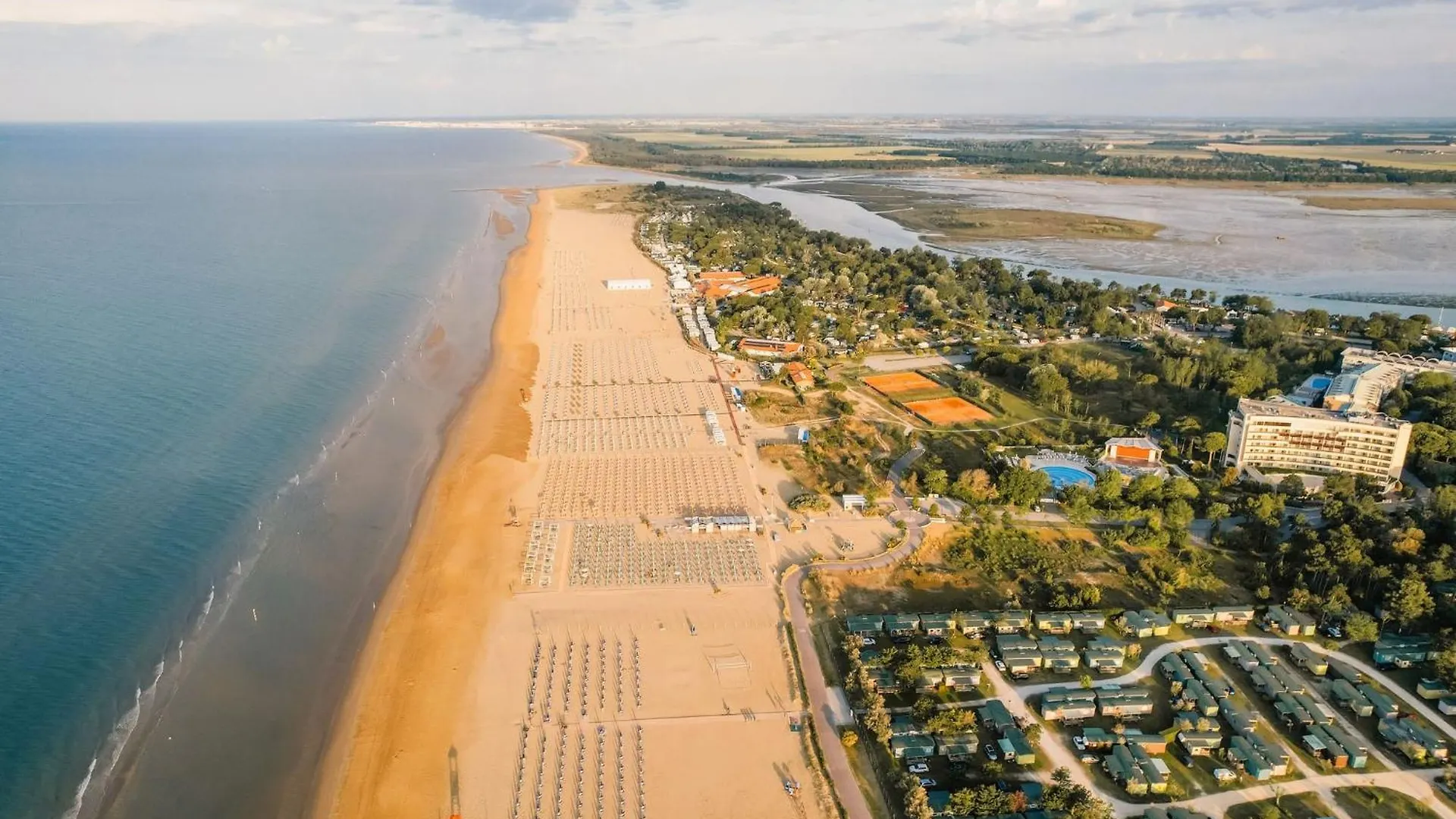 Bright Flat Next To The Beach In Bibione - Beahost Italy